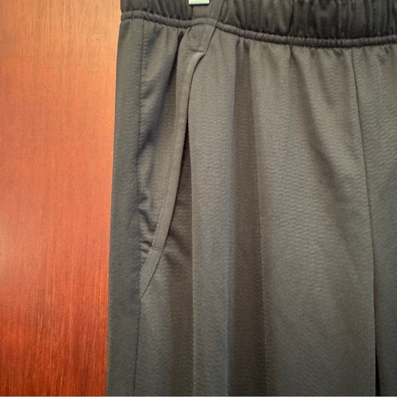 Nike Dri-Fit Black Joggers with Elastic Waistband and Athletic Cut Size Medium - Picture 3 of 9